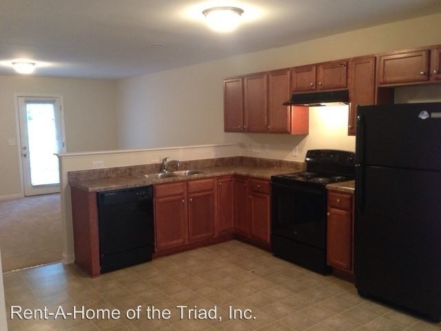 Building Photo - 2 br, 2.5 bath House - 123 Swan Haven Lane