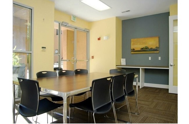 Foto del edificio - 1267 Lakeside Dr