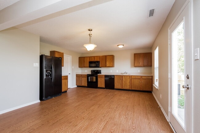 Foto del edificio - 1929 Orchid Bloom Dr