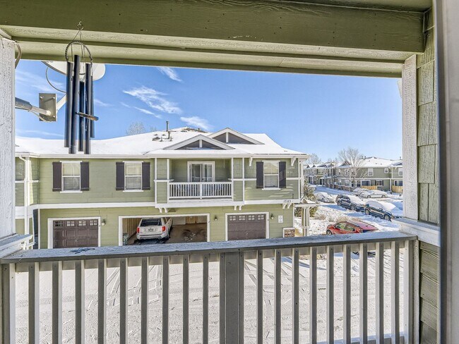 Foto del edificio - Evolve Real Estate: Spacious 2 Bed 2 Bath Condo with Attached Garage in Parker!