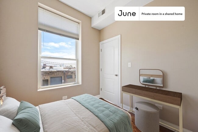 Building Photo - Room in Shared 3 bed/1 bath home