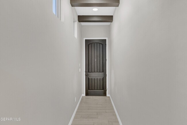 Foto del edificio - 10613 Hidden Palm Pl