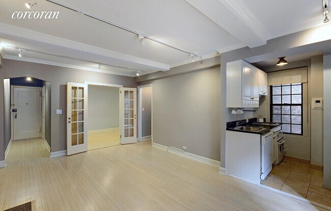 Building Photo - 102 E 22nd St