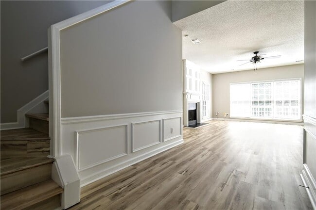 Building Photo - 340 Avebury Ct