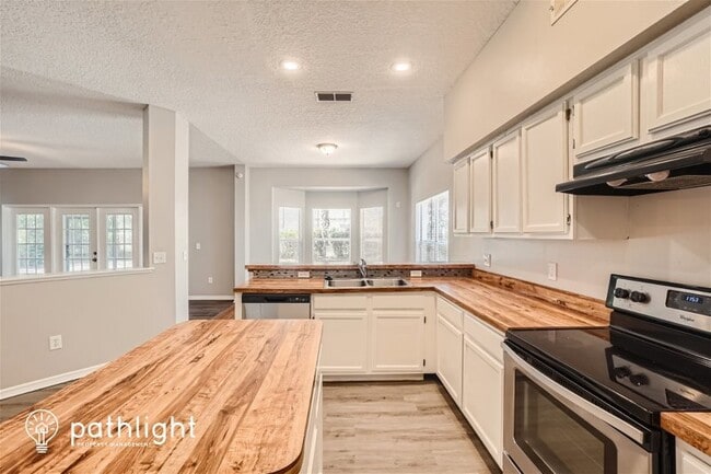 Building Photo - 1240 Wyndham Pine Dr, Apopka, FL, 32712