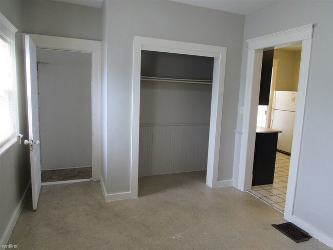 Foto del edificio - 222 W Franklin St