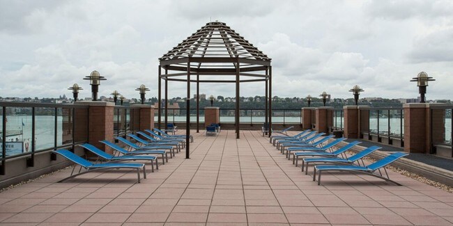 Foto del edificio - River Place