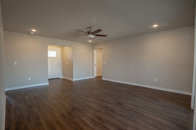 Building Photo - 3 Bedroom 2 Bathroom Home in  Farmington, AR!!!