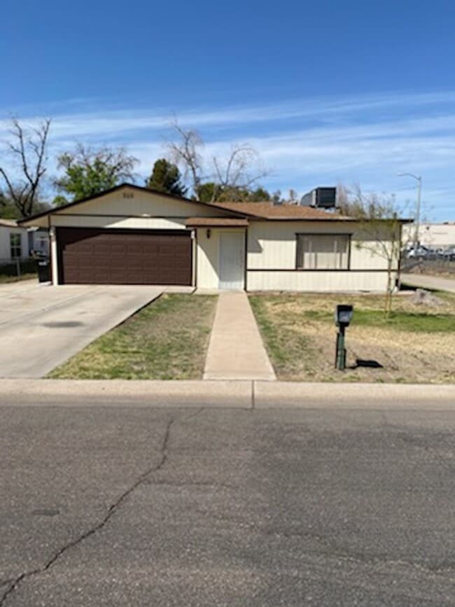 Foto del edificio - Move-In Ready & Modern: Fully Remodeled 4BD with Massive Yard