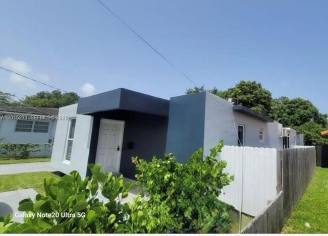 Foto del edificio - 2341 SW 17th Ave