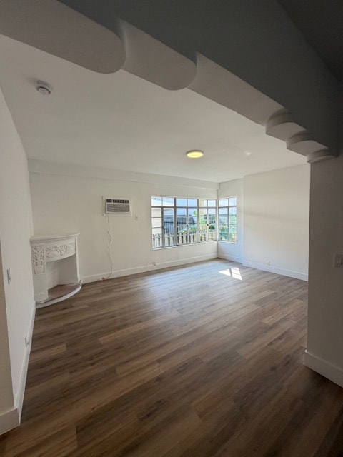 Photo - 1044 Michigan Ave Apartment