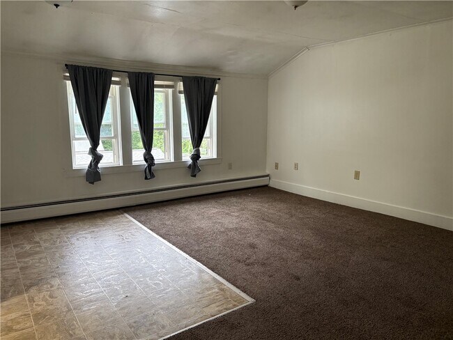 Foto del edificio - 10647 Pinewood Ave
