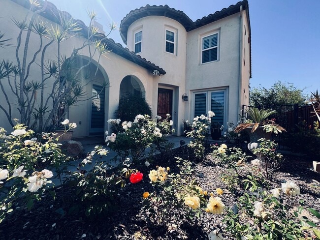 Building Photo - Arrowhead Golf Course Oceanside 5 Bedroom Home