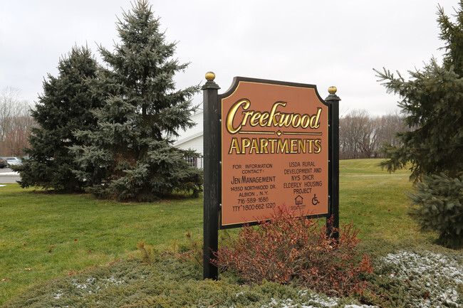 Creekwood Apartaments - Creekwood Apartments