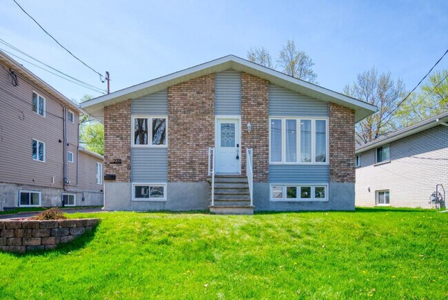 Photo du bâtiment - 278 Rue Riviera