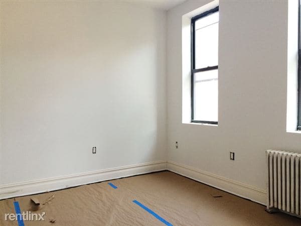 Building Photo - 107 Greenpoint Ave