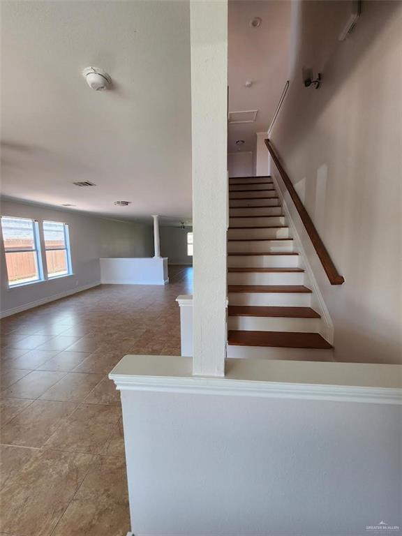 Building Photo - 2930 Regency Dr
