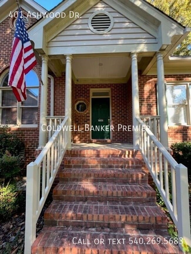 Photo - 401 Ashwood Dr House