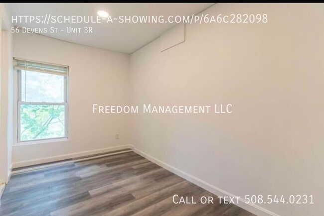 Building Photo - 56 Devens St