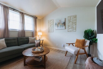 Building Photo - 308 Lamont St