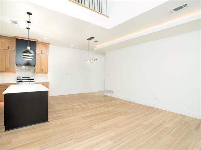 Foto del edificio - 5851 Millar Dr