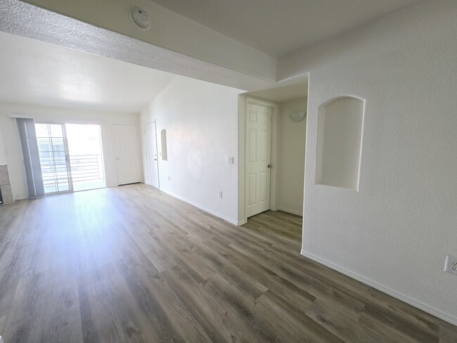 Foto del edificio - 3318 N Decatur Blvd