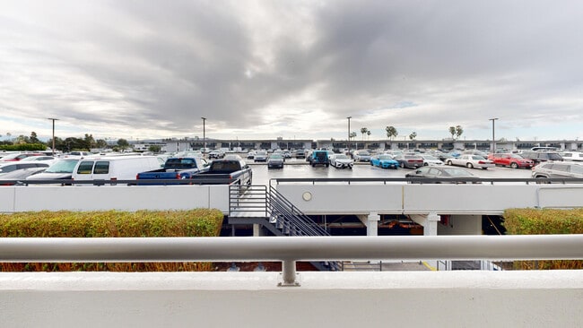 Interior Photo - Eight 80 Newport Beach