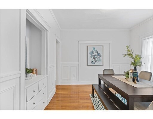 Building Photo - 60 Lithgow St