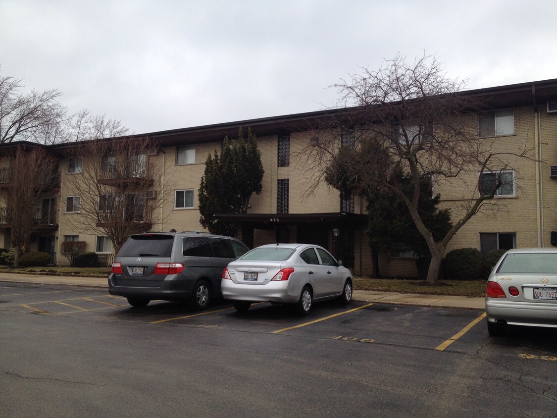 Scarsdale Condos in Arlington Heights - 435 S Cleveland Ave