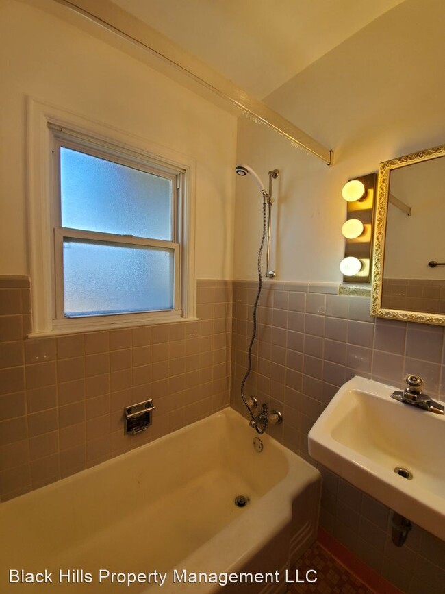 Building Photo - 4 br, 2 bath House - 4117 Canyon Lake Dr.