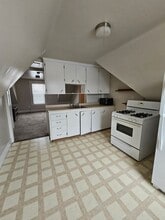 Building Photo - 260 Laurel St