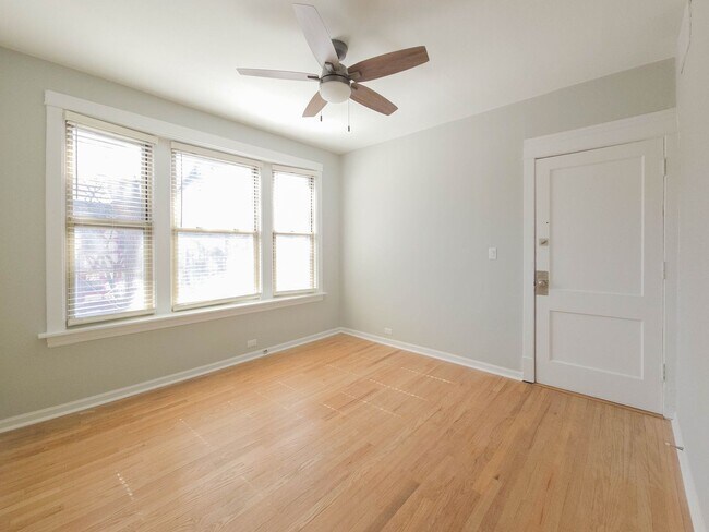 Foto del edificio - 1940 W Winona St