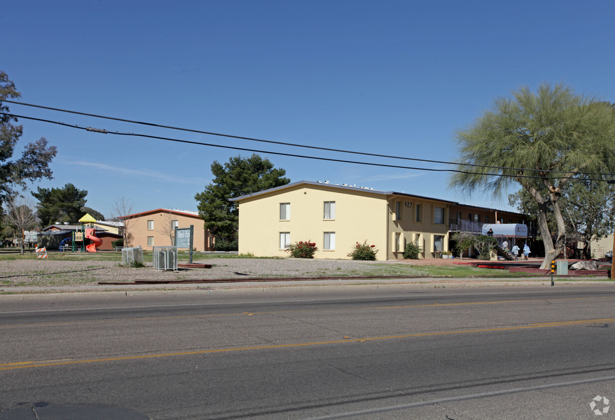 Primary Photo - Menlo Park Apartments