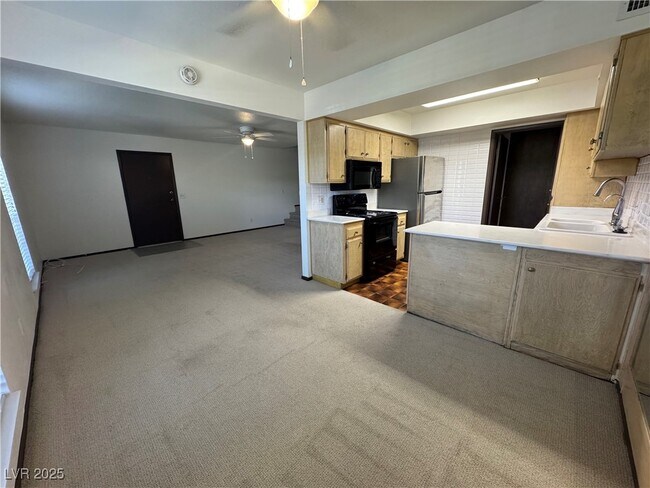 Foto del edificio - 3109 Pinehurst Dr