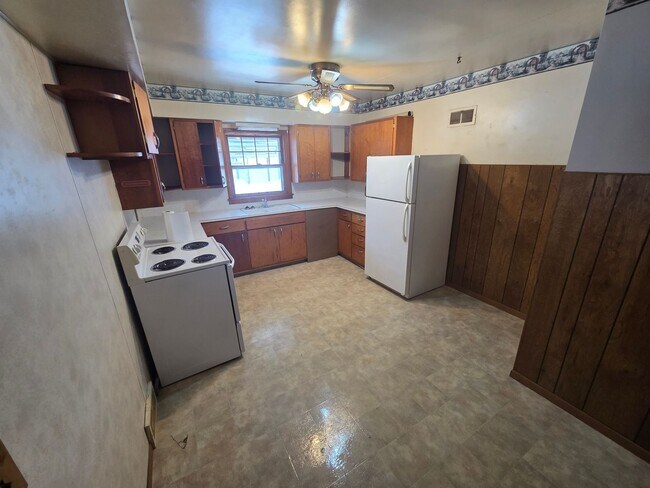 Foto del edificio - 2 bedroom house in Lohrville now available! $725