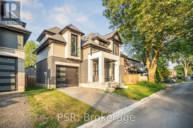 Photo du bâtiment - 8 Paxton Ave