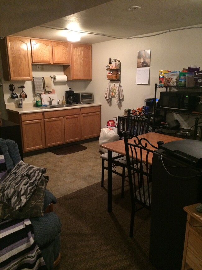 Downstairs kitchen area - 1735 NE Valley Rd