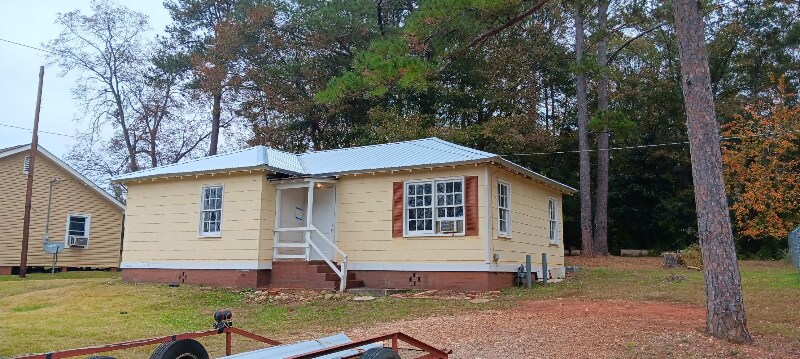Primary Photo - 265 Dallas Dr
