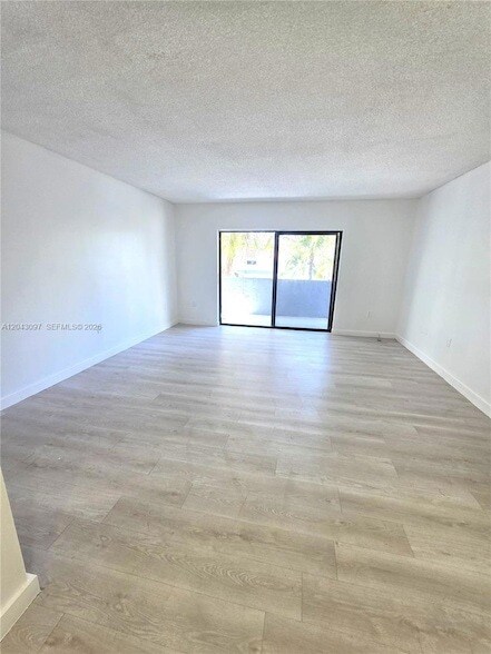 Building Photo - 3582 NE 171 St