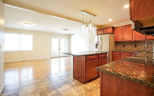 Building Photo - 13 Sheri Ln