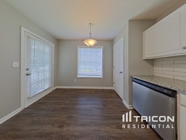 Building Photo - 34 Paradise Way