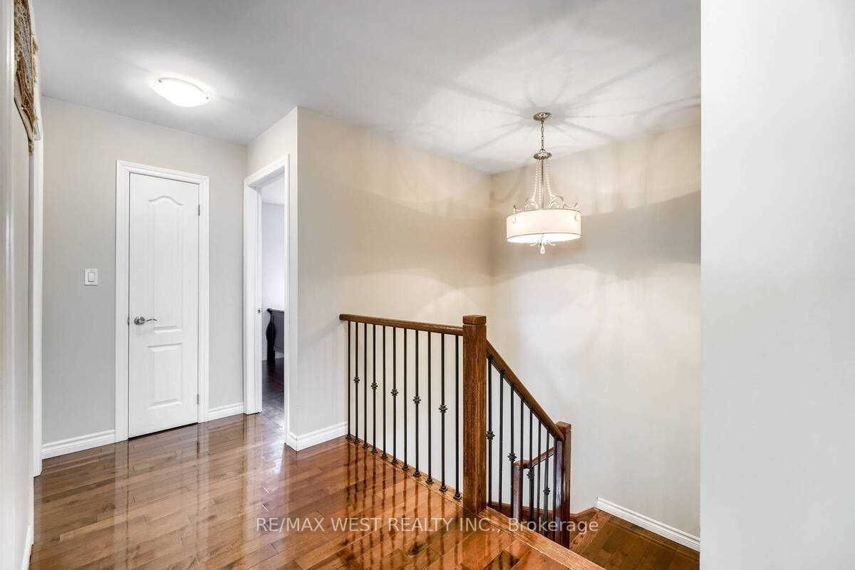 Photo principale - 1200 Langley Cir