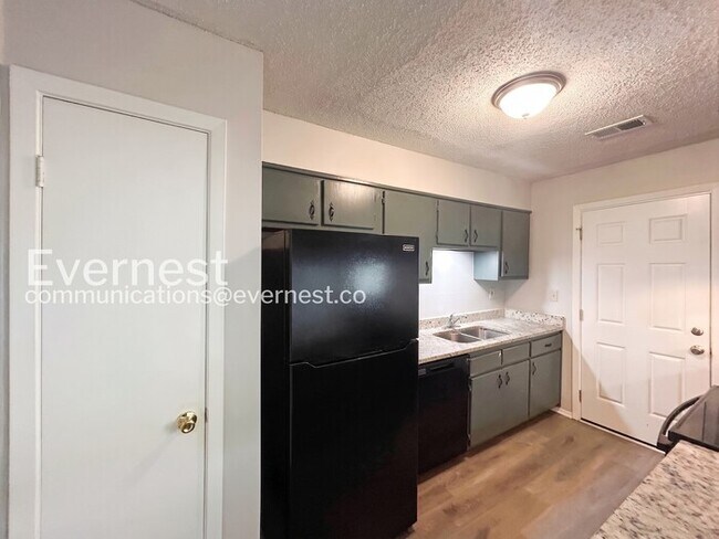 Foto del edificio - 3565 Corsica Dr