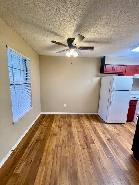 Building Photo - 2632 Colonial Ave