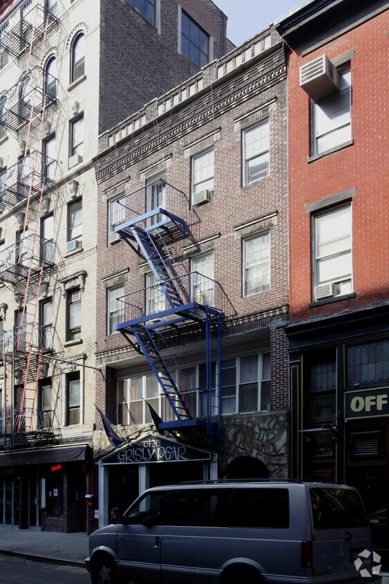 Building Photo - 107 Macdougal St