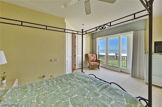 Foto del edificio - 235 Barefoot Beach Blvd