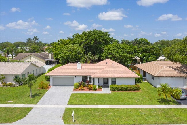 Foto del edificio - 21553 Chipmunk Ln