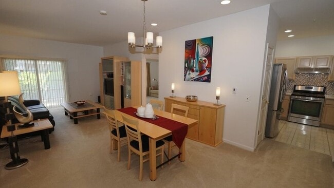 Building Photo - 3317 Stratford Ct