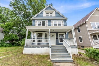 Building Photo - 1372 E 111th St