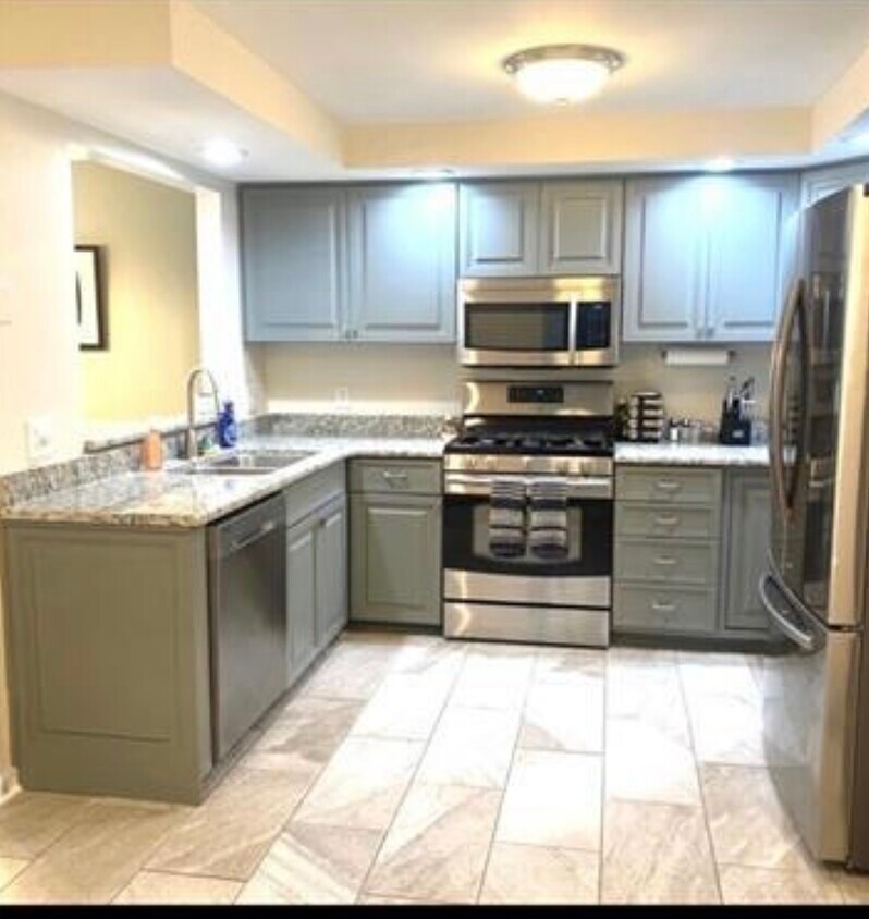 Foto principal - 32 N Hill Dr